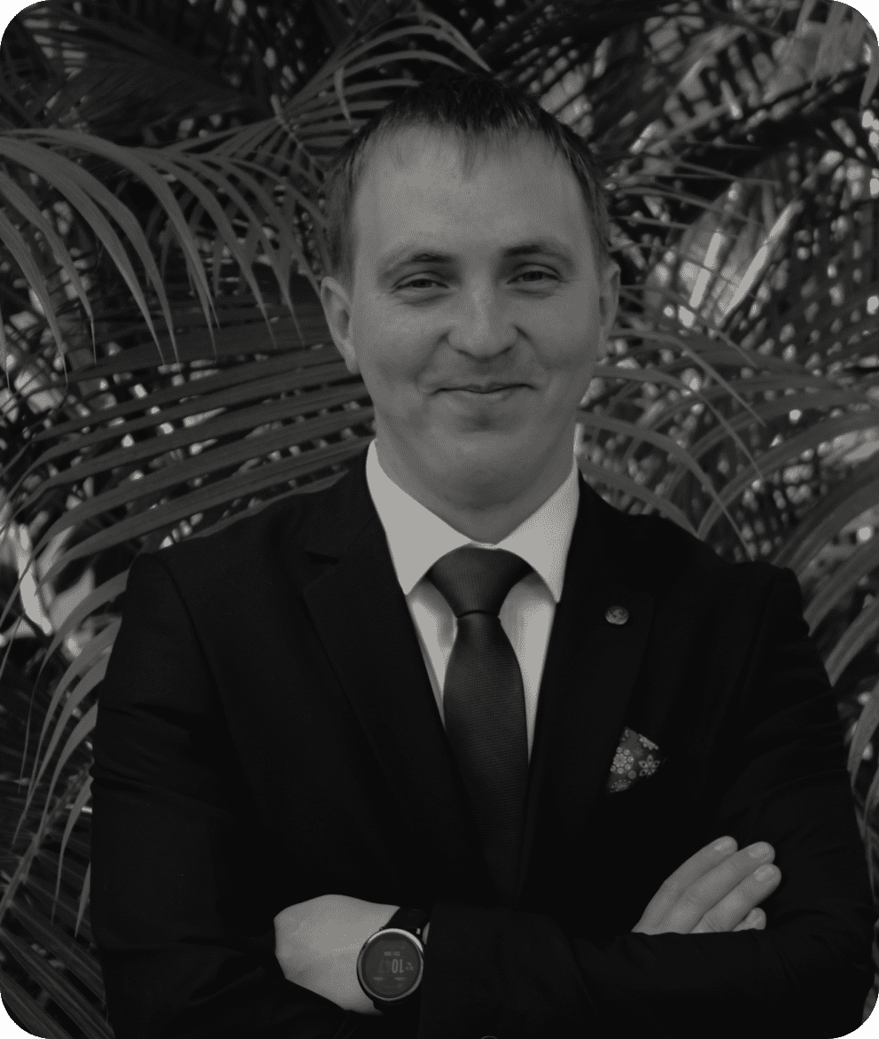 Александр Манов