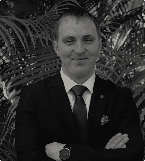 Александр Манов